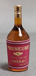 Dollhouse Miniature Pruneur Cognac